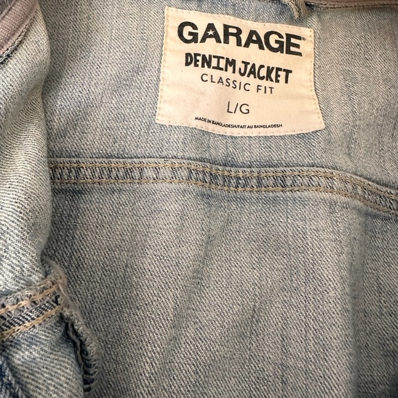 Garage Classic Fit Hoodie Denim Waist length Jean Jacket Blue Denim Wash Large - Picture 3 of 3